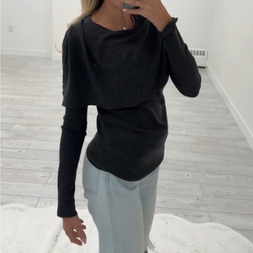 PRADA collar top - Picture 3 of 3